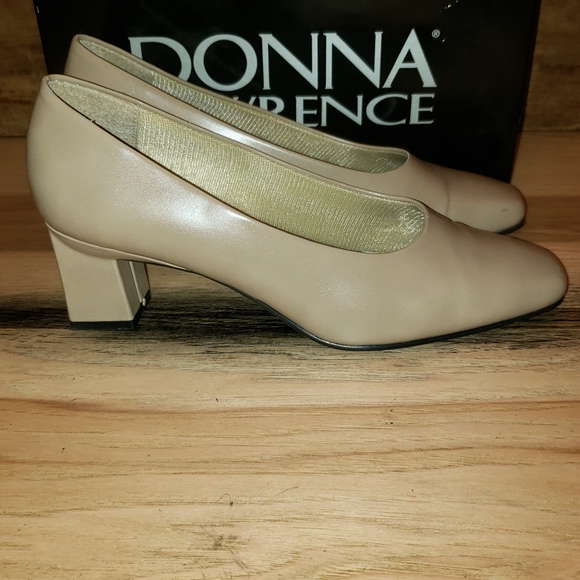 Donna Lawrence SZ 9 Man Made Materials - Picture 3 of 6